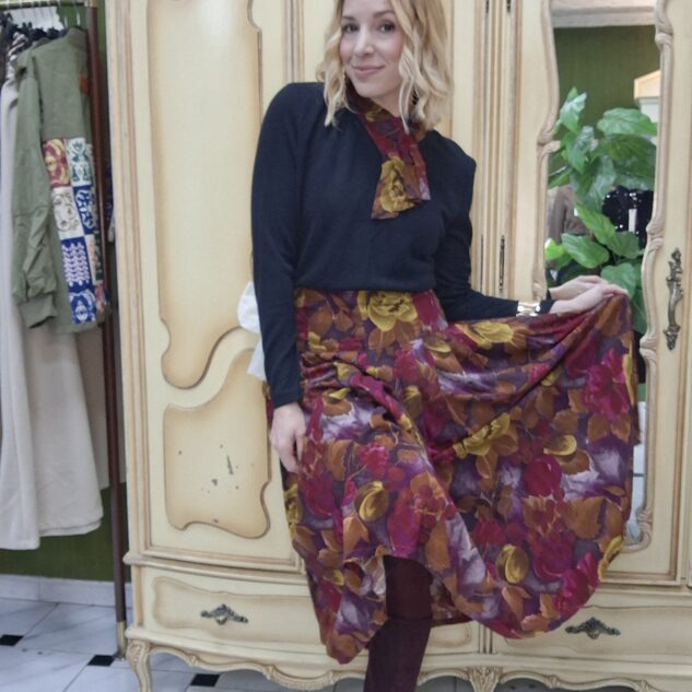 Conjunto falda plisada y estampada