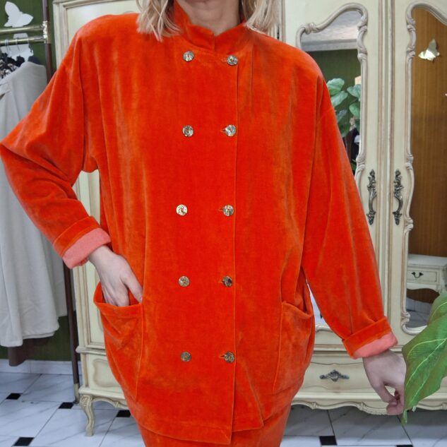 Conjunto de falda en terciopelo rojo-anaranjado