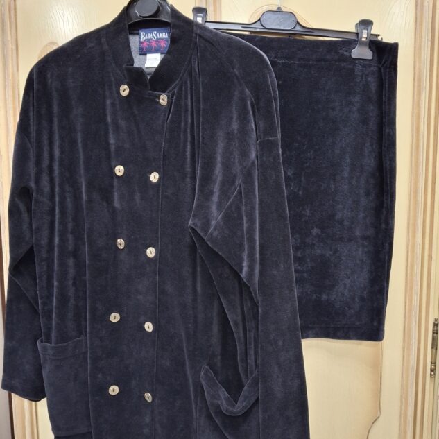 Conjunto de falda en terciopelo negro