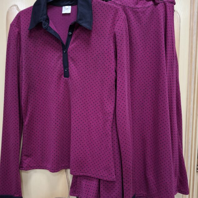 Conjunto falda capa y polo color buganvilla