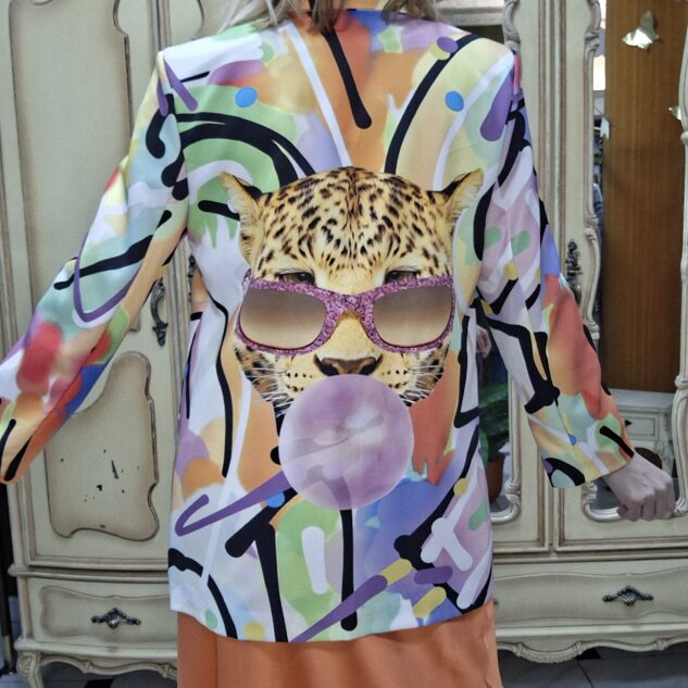 Chaqueta tigre chicle