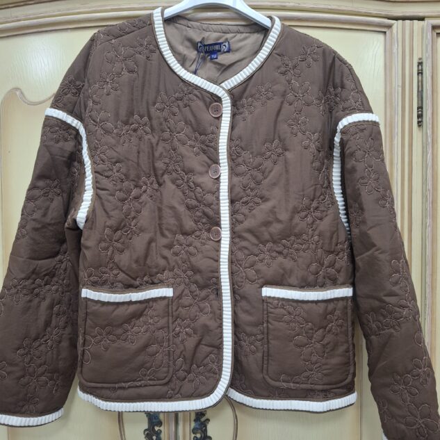 Chaqueta perpunteada de flores