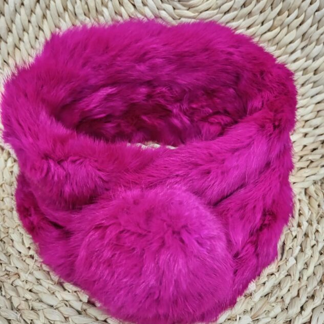 Cuello de pelo color fucsia