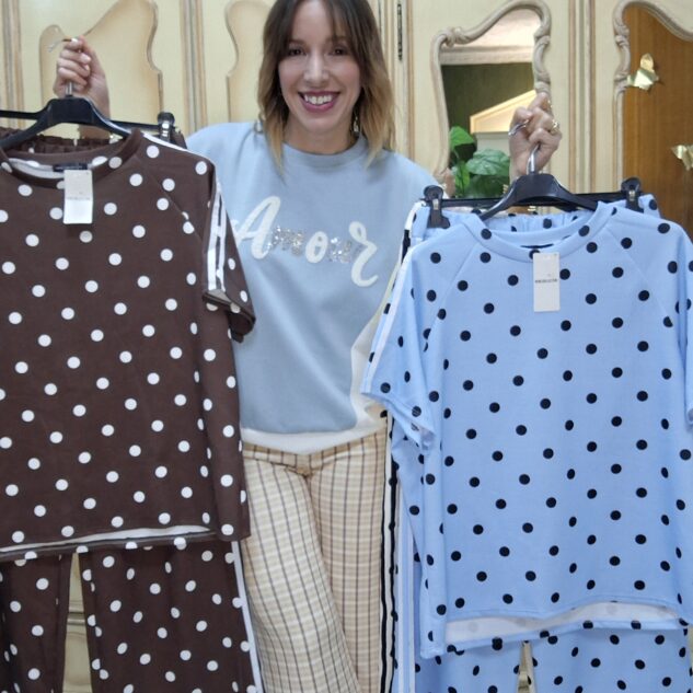 Conjunto deportivo lunares