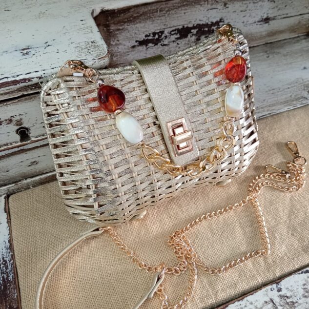 Bolso de paja dorado