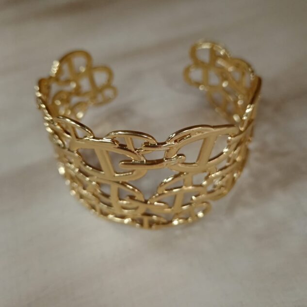 Brazalete dorado cadena
