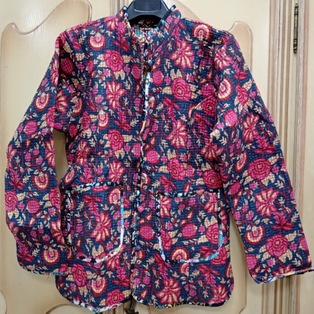 Chaqueta reversible estampado diferente