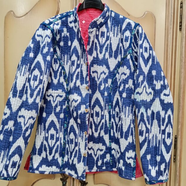 Chaqueta reversible roja ya azul marino