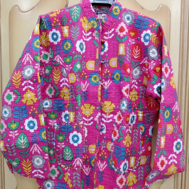 Chaqueta fucsia estampado