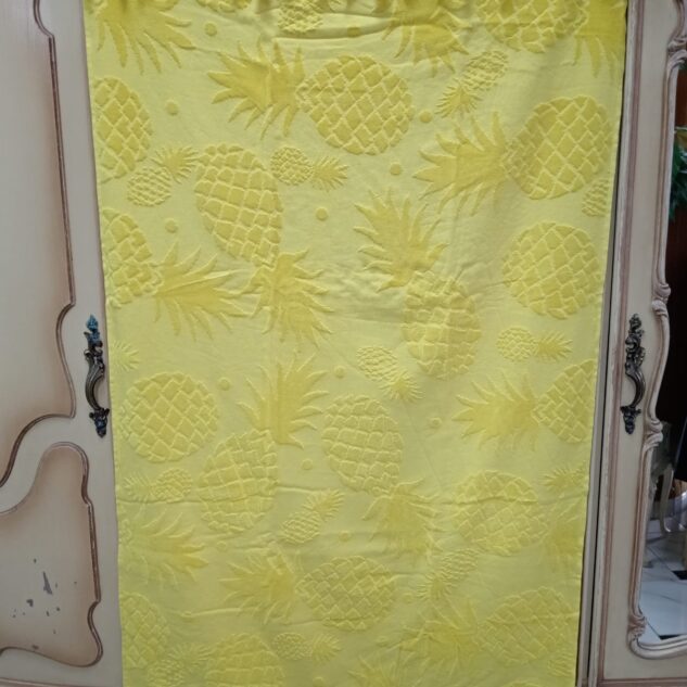 Toalla de playa piñas