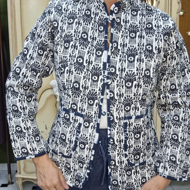 Chaqueta reversible blanca y negra